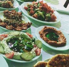 Humus, Muhammara,
Kekik salatası