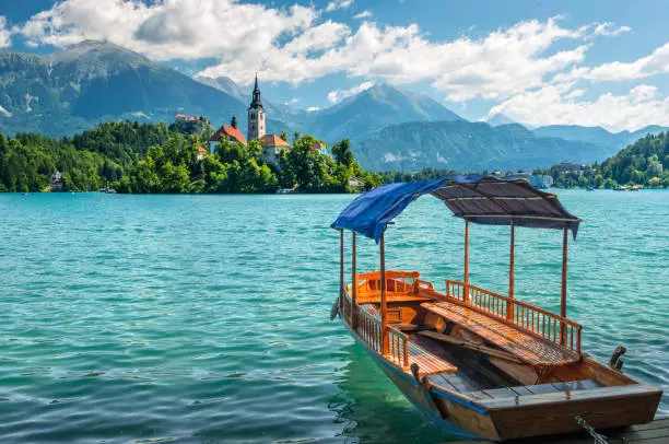 Slovenya Bled göl kayığı
