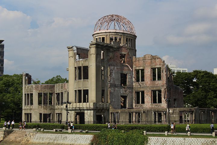 Atom bombaları sonrası Hiroşima kenti