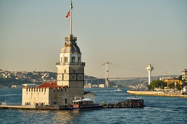 Kız kulesi ve Boğaz Köprüsü