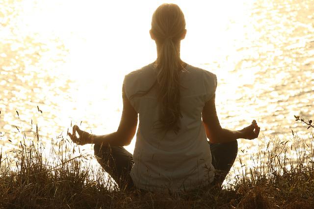 Yoga veya meditasyon yaparak kontrol edebilirsiniz