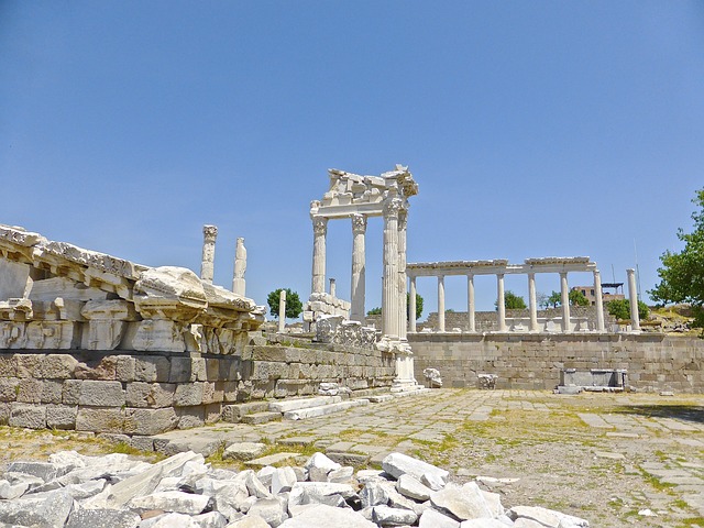 Bergama Tarihi Yapısı